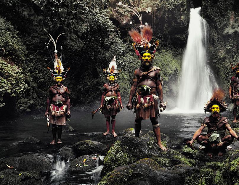 Индонезия новая гвинея. Тур на остров новая гвинея. Племя каннибалов - Коровай